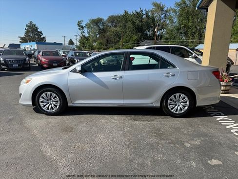 Used 2013 Toyota Camry LE FWD image 4