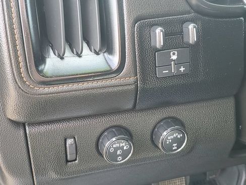 Used 2021 GMC Canyon AT4 w/ Driver Alert Package AWD/4WD image 9