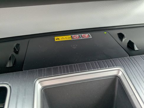 New 2026 Toyota Sienna XLE FWD image 12