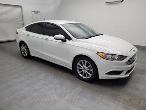 Used 2017 Ford Fusion SE image 11