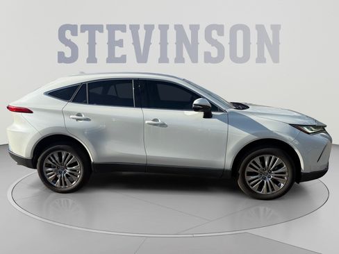 Certified 2022 Toyota Venza Limited AWD/4WD image 6