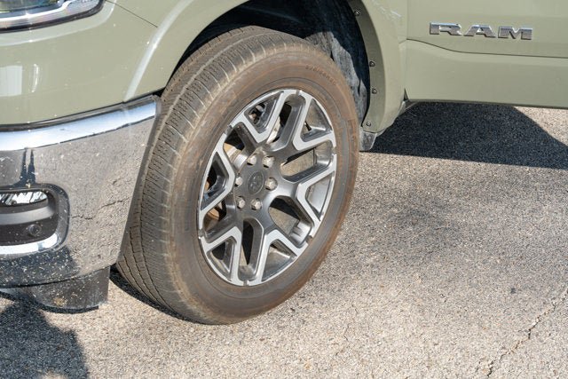 Used 2026 RAM 1500 Laramie AWD/4WD image 11