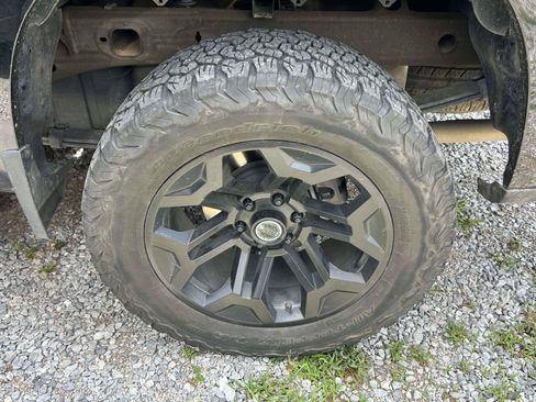 Used 2024 Chevrolet Silverado 1500 RST w/ Z71 Off-Road Package AWD/4WD image 12