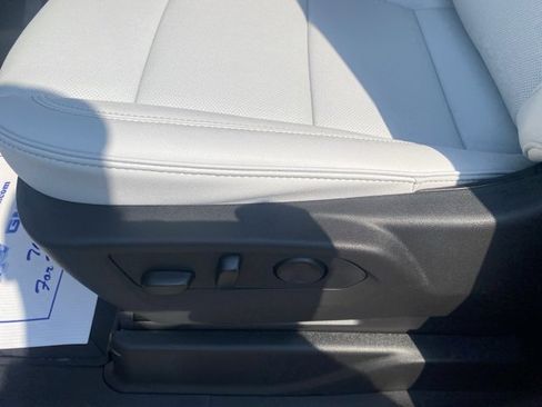 New 2025 Chevrolet Suburban Premier image 18