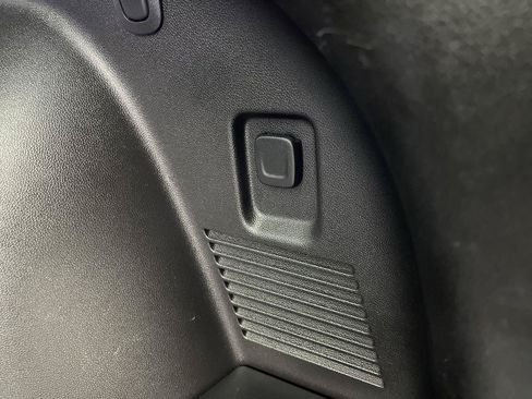 Used 2020 Chevrolet Blazer RS w/ LPO, Floor Liner Package AWD/4WD image 33