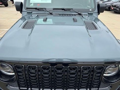 New 2026 Jeep Gladiator Sport AWD/4WD image 38