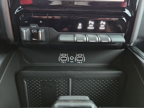 New 2026 RAM 1500 4x4 Crew Cab image 23