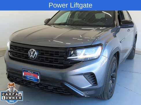 Used 2020 Volkswagen Atlas Cross Sport SE w/ Towing Package image 9