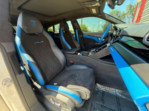 Used 2024 Lamborghini Urus S AWD/4WD image 38