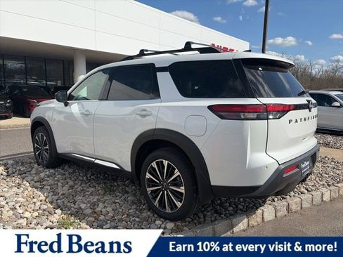 New 2026 Nissan Pathfinder Platinum w/ Cargo Package AWD/4WD image 5