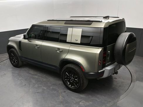 Used 2024 Land Rover Defender 110 S image 28