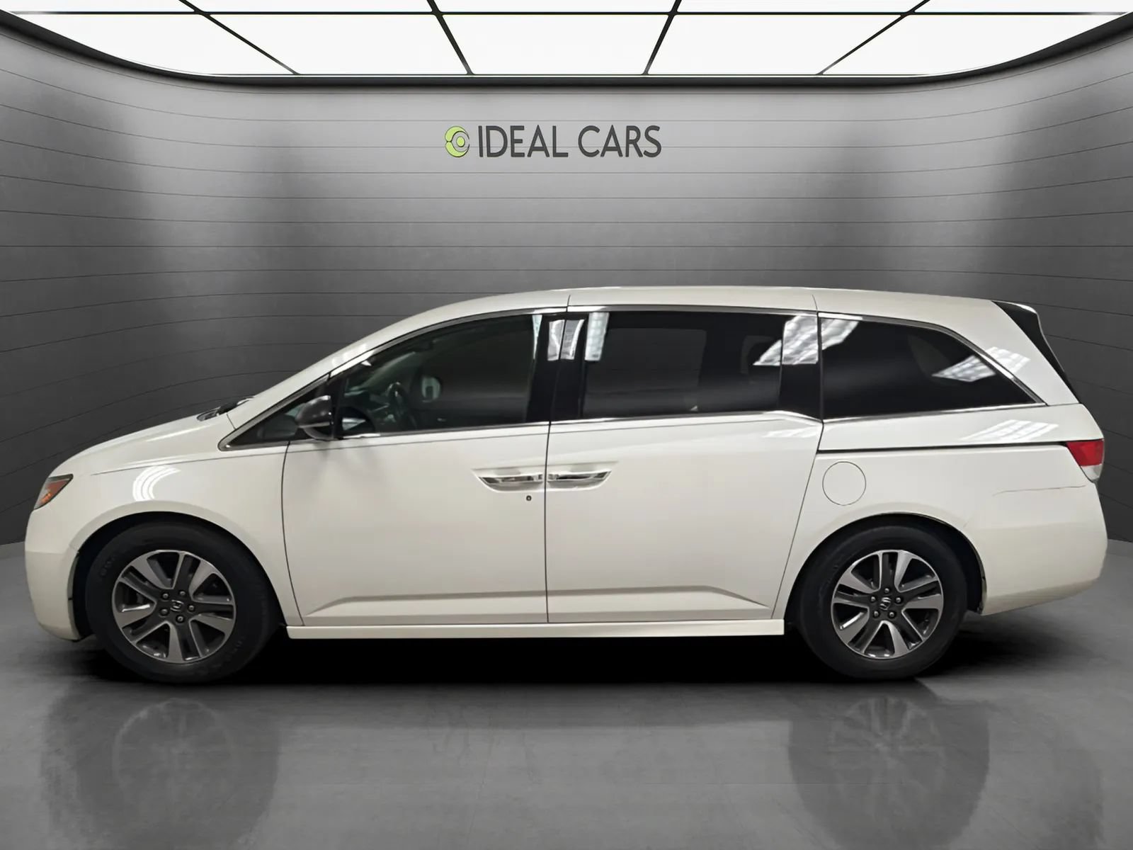 Used 2015 Honda Odyssey Touring Elite image 8