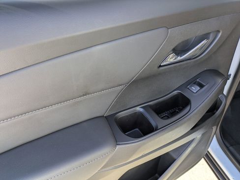 Used 2024 Chevrolet Traverse LT image 27