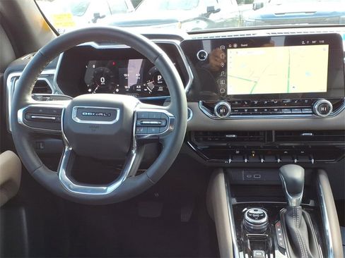 New 2025 GMC Canyon Denali w/ LPO, Denali Black Edition image 6