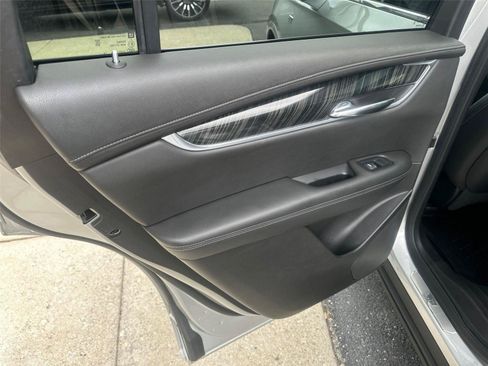 Used 2020 Cadillac XT6 Premium Luxury FWD image 18