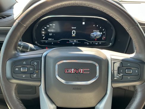 Certified 2022 GMC Yukon SLT w/ SLT Premium Package AWD/4WD image 6
