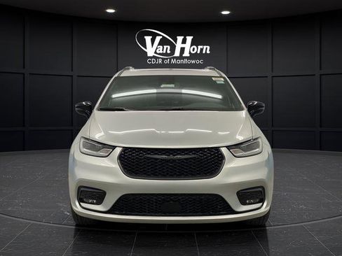 New 2026 Chrysler Pacifica Limited w/ S Appearance Package AWD/4WD image 12