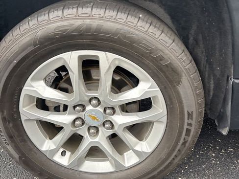 Used 2020 Chevrolet Traverse LT image 13