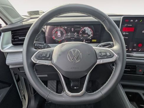 New 2026 Volkswagen Tiguan SE image 19