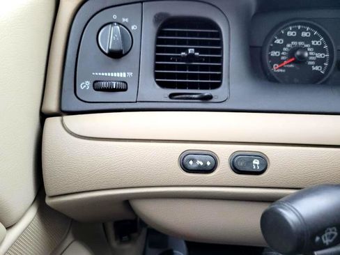 Used 2011 Ford Crown Victoria Police Interceptor w/ Comfort & Convenience Group image 45