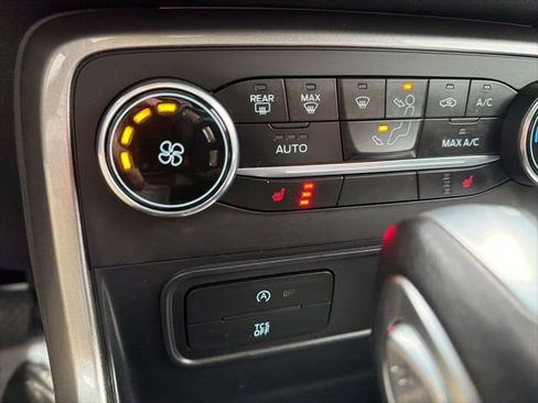 Used 2018 Ford EcoSport SE image 28