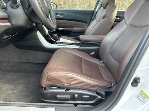 Used 2017 Acura TLX w/ Technology Package image 10