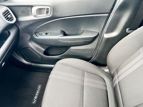 Certified 2022 Hyundai Venue SEL image 16