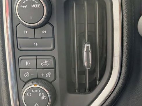 Used 2022 Chevrolet Silverado 2500 LT w/ Convenience Package image 15