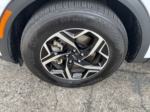 Used 2025 Kia Sportage LX image 25