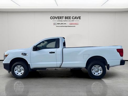 Used 2019 Nissan Titan S image 5