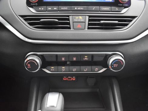 Used 2025 Nissan Altima 2.5 S image 11