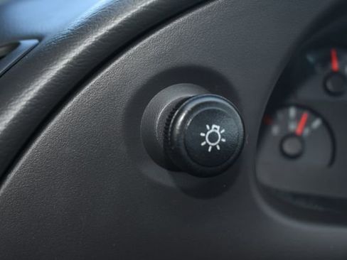 Used 2004 Ford Mustang Convertible image 21