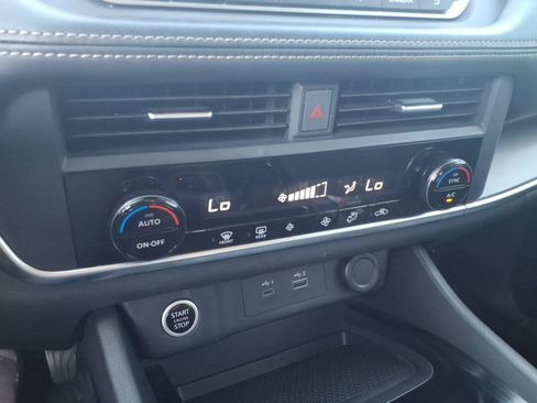 Certified 2023 Nissan Rogue SV FWD image 21