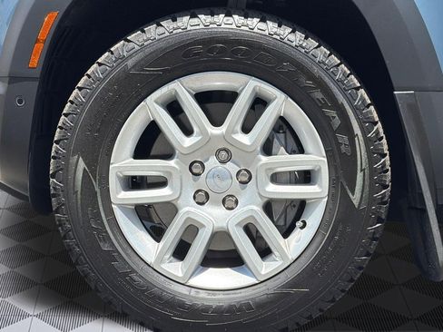 Used 2025 Land Rover Defender 110 S AWD/4WD image 13