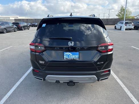 Used 2025 Honda Pilot Elite image 4