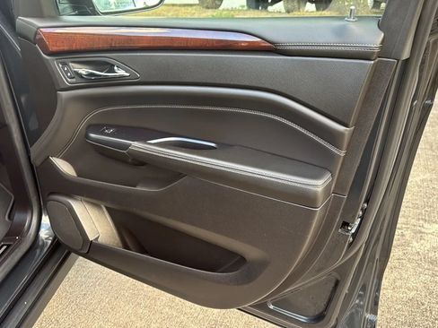 Used 2015 Cadillac SRX Luxury w/ Driver Awareness Package AWD/4WD image 30