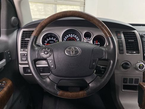 Used 2013 Toyota Tundra Platinum image 19