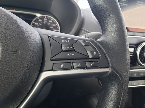 Certified 2023 Nissan Sentra SV image 30