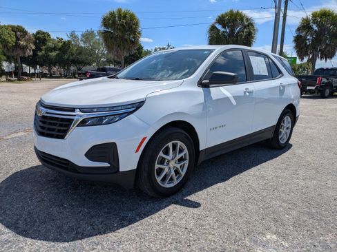 Used 2022 Chevrolet Equinox LS w/ LS Convenience Package FWD image 8