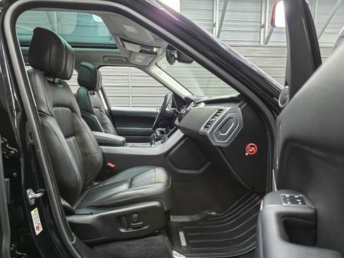 Used 2018 Land Rover Range Rover Sport SE AWD/4WD image 15