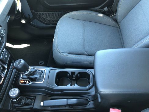 New 2026 Jeep Gladiator Sport image 25