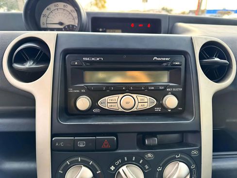 Used 2006 Scion xB Hatchback 4D image 16