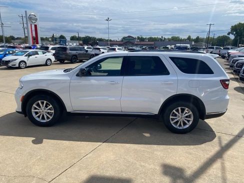 Used 2024 Dodge Durango SXT image 3