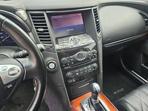 Used 2013 INFINITI FX37 AWD w/ Premium Pkg image 32