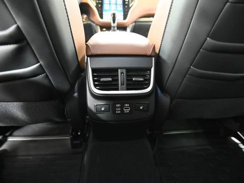 Certified 2025 Subaru Outback Touring XT AWD/4WD image 29