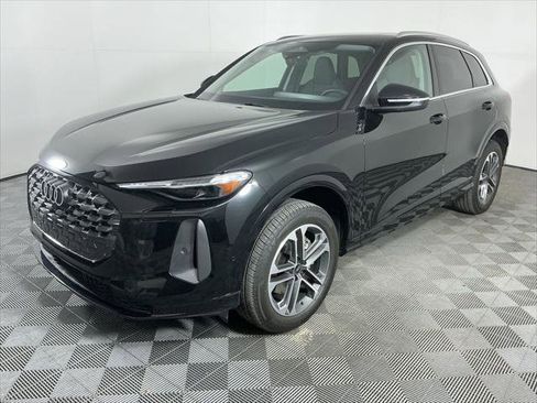 Used 2025 Audi Q5 Premium Plus w/ Premium Plus AWD/4WD image 3