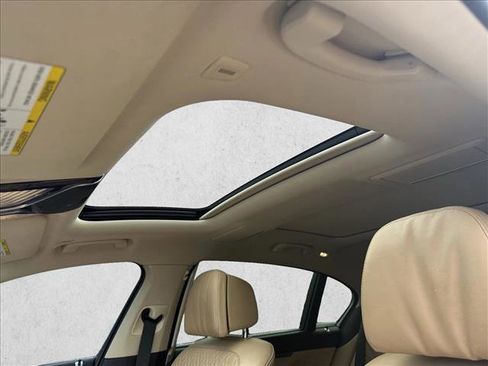 Used 2018 BMW 740e xDrive image 12