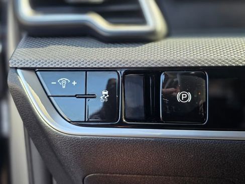 Used 2024 Kia Sportage LX image 35