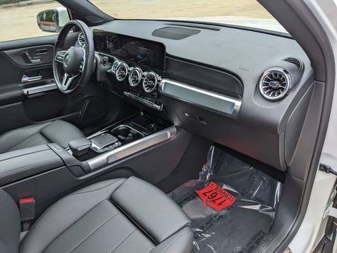 Used 2023 Mercedes-Benz GLB 250 4MATIC image 21