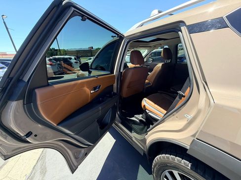 Used 2023 Nissan Pathfinder Platinum AWD/4WD image 22
